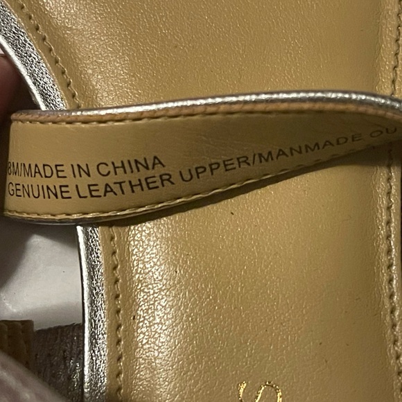 Talbots silver leather sandals, sz. 8, EUC - Picture 3 of 6